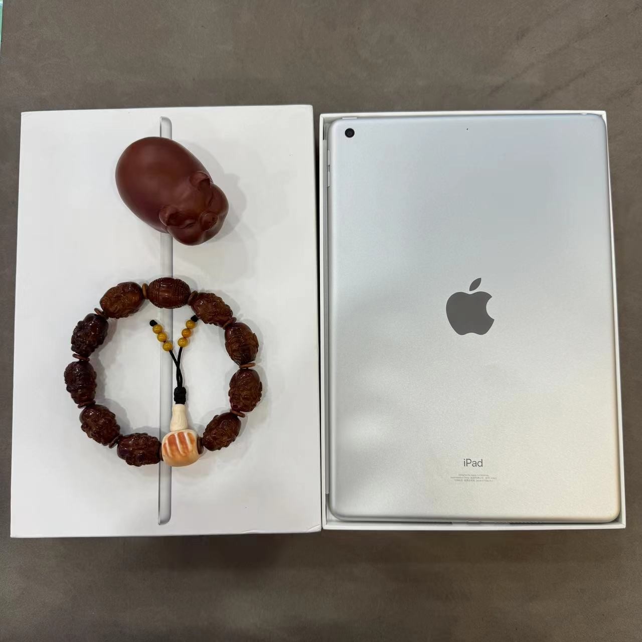 二手国行iPad9银色64G 仅拆封激活 充电1次 准新机 全套带配件 官方保修25年2月27号 特价秒杀